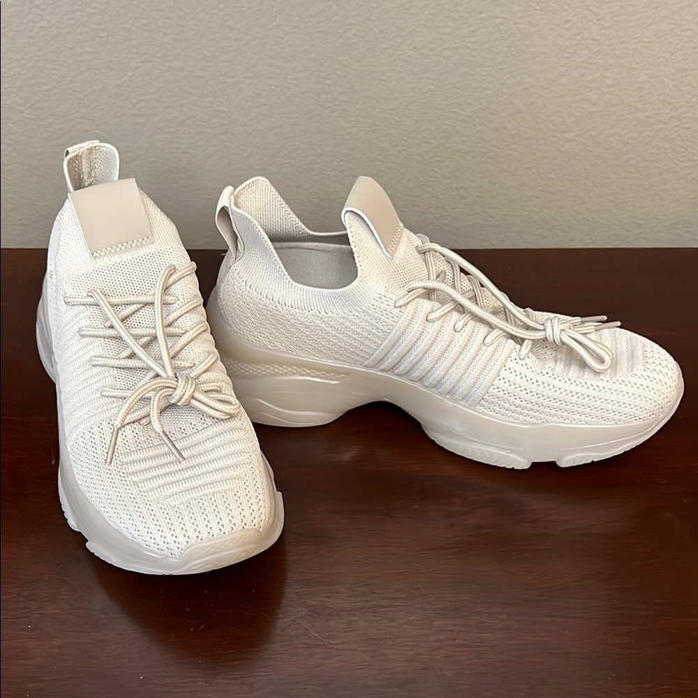 NEW! Cushionaire Memory Foam Apolo Knit Women's  Tan / Beige Athletic Sneakers
